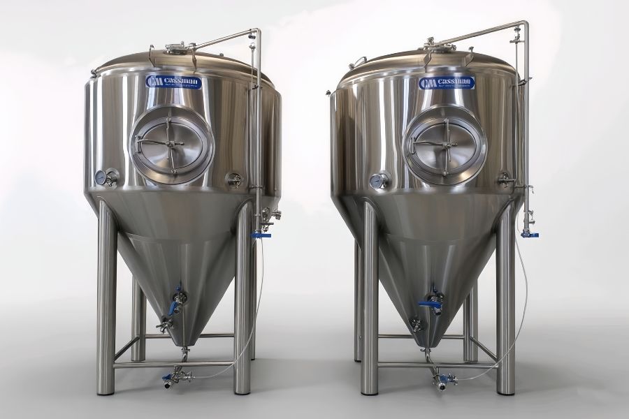 Průvodce dimenzov&aacute;n&iacute;m pivovarsk&yacute;ch fermentorů: Jak vypoč&iacute;tat kapacitu pro expanzi