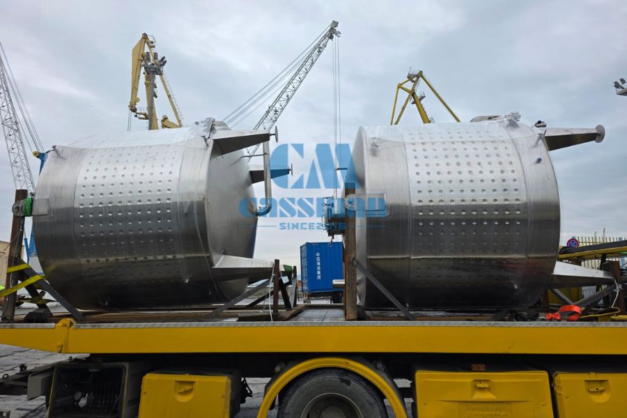  Cassman Şarap Ferment&ouml;rleri ve 316L Depolama Tankı, Arnavutluk Şaraphanesinin Profesyonel Mahzen Standartlarına Y&uuml;kselmesine Yardımcı Oluyor